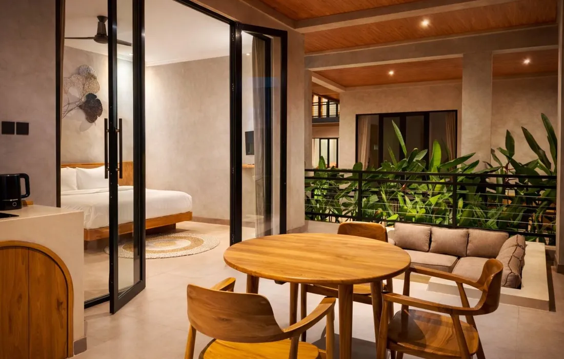 Hotel tax and service charge in Bali: how to show them clearly